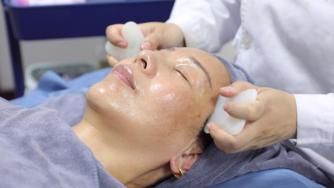 Benefits of Facial Gua Sha1